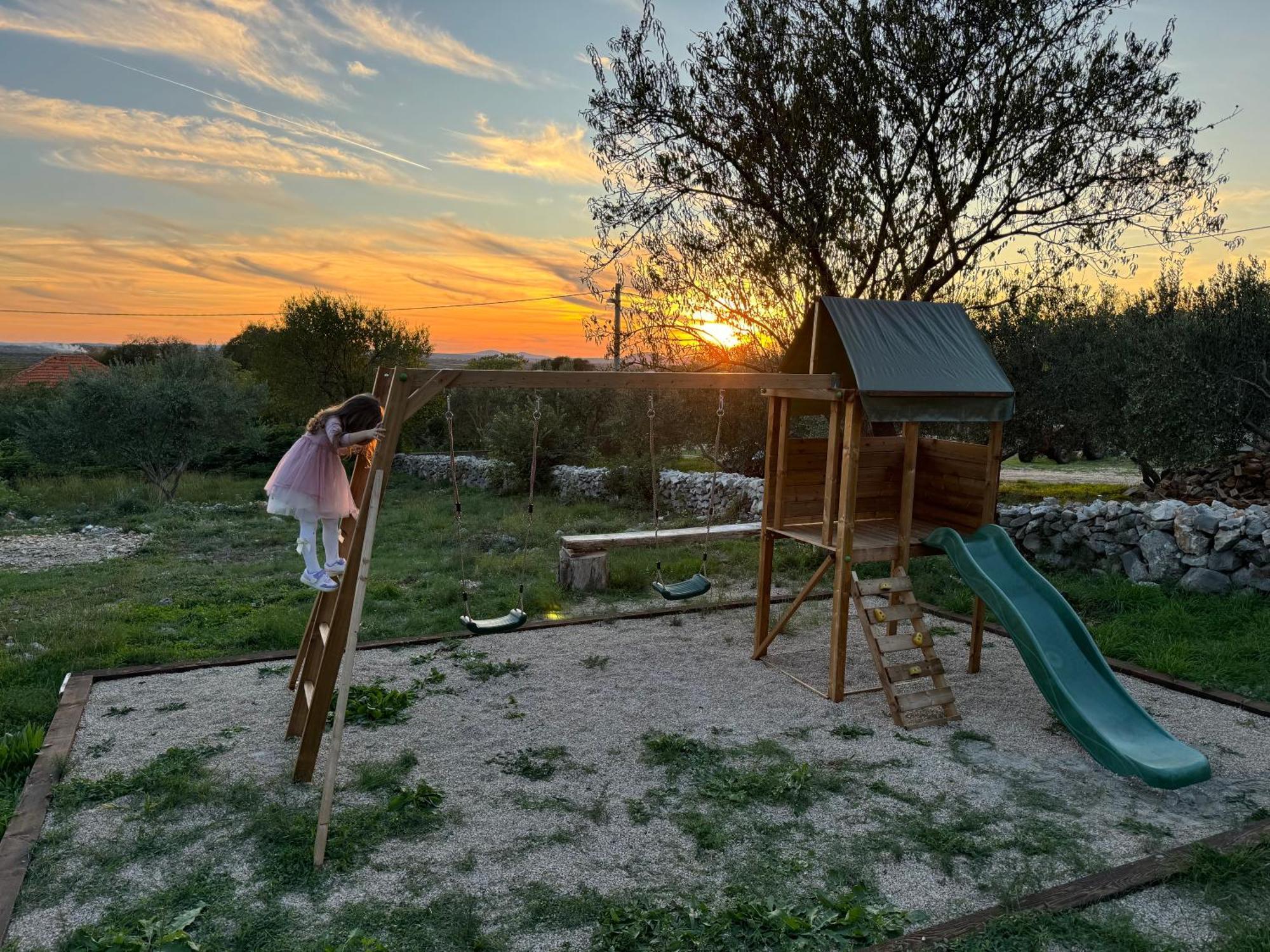 Relax And Unwind: Family-Friendly House Near Zadar In Zagrad Villa ภายนอก รูปภาพ